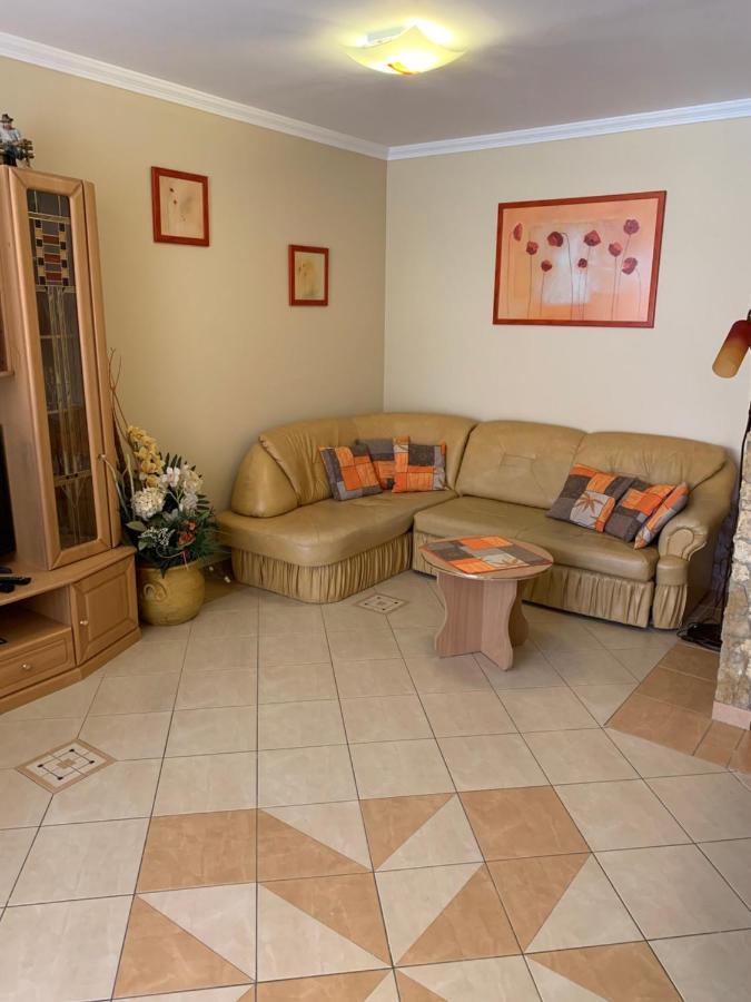 Relax Apartman Hajdúszoboszló Eksteriør bilde